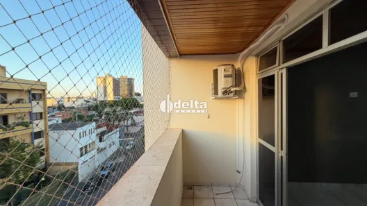 Apartamento com 4 Quartos para alugar, 120m² no Centro, Uberlândia