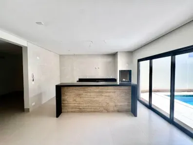Sobrado com 3 Quartos à venda, 217m² no Jardim Higienópolis, Maringá