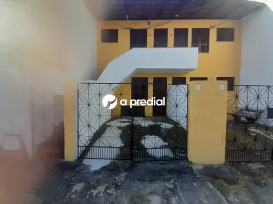 Casa com 2 Quartos para alugar, 52m² no Parreão, Fortaleza