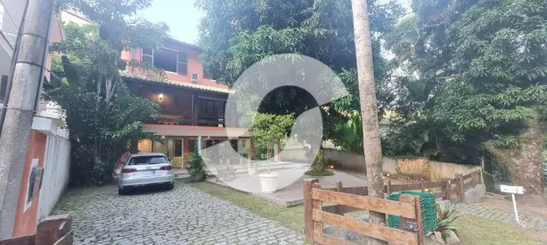 Casa de Condomínio com 4 Quartos à venda, 345m² no Itaipu, Niterói