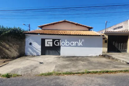 Casa com 3 Quartos à venda, 140m² no Lourdes, Montes Claros