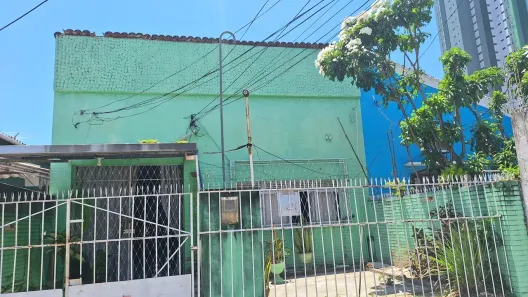 Casa com 6 Quartos à venda, 223m² no Encruzilhada, Recife