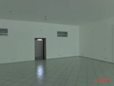 Ponto Comercial para alugar, 200m² no Medeiros, Jundiaí