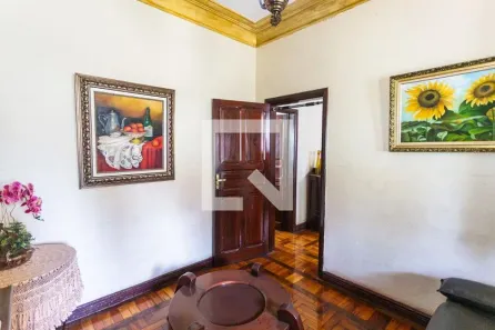 Casa com 5 Quartos à venda, 300m² no Santo Antônio, Belo Horizonte