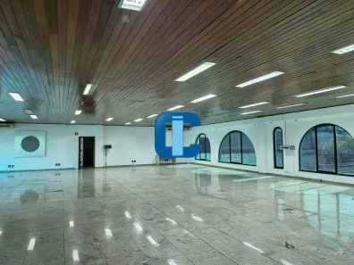 Prédio Comercial para alugar, 1250m² no Jardim Everest, São Paulo