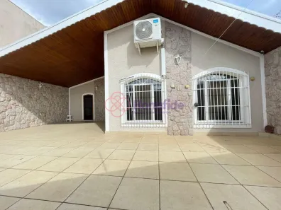 Casa com 3 Quartos à venda, 220m² no Jardim Merci II, Jundiaí