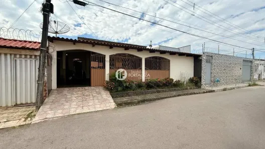 Casa com 3 Quartos à venda, 210m² no Conjunto Tucumã, Rio Branco