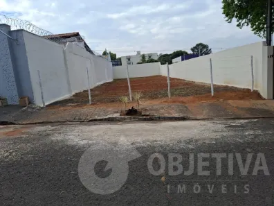 Lote/Terreno à venda, 350m² no Vigilato Pereira, Uberlândia