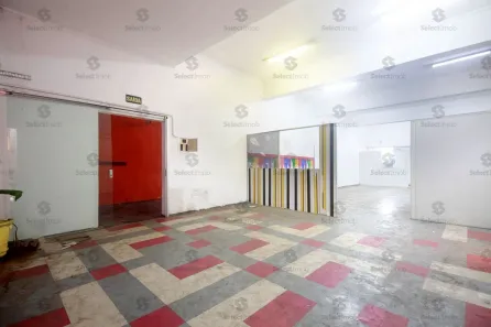 Prédio Comercial para alugar, 693m² no Vila Nossa Senhora das Vitórias, Mauá