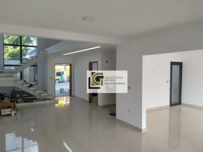 Sobrado com 3 Quartos à venda, 212m² no Loteamento Villa Branca, Jacareí