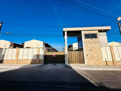 Casa de Condomínio com 3 Quartos à venda, 170m² no Sapiranga-Coité, Fortaleza