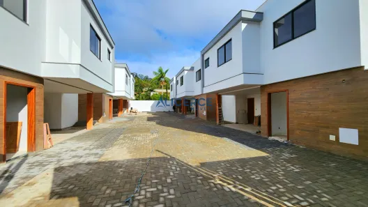 Casa de Condomínio com 3 Quartos à venda, 180m² no Parque Jardim da Serra, Juiz de Fora