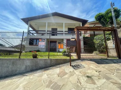 Casa com 6 Quartos à venda, 390m² no Diamantino, Caxias do Sul