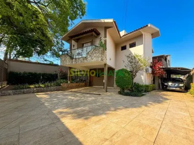 Sobrado com 4 Quartos à venda, 317m² no Zona 04, Maringá