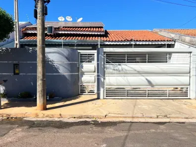 Casa com 3 Quartos à venda, 200m² no Núcleo Habitacional Costa e Silva, Marília