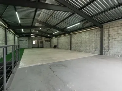 Galpão/Depósito/Armazém à venda, 675m² no Parque São Lucas, São Paulo