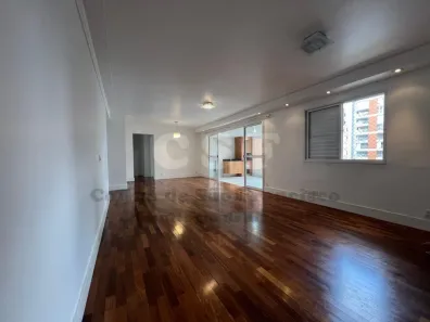 Apartamento com 3 Quartos para alugar, 141m² no Cidade São Francisco, São Paulo