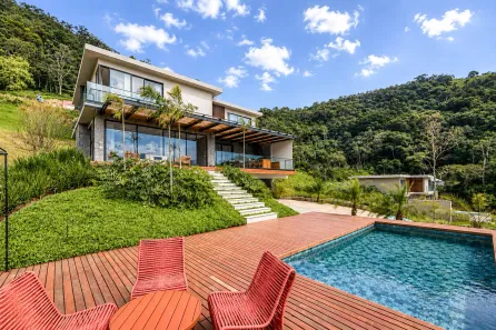 Casa de Condomínio com 4 Quartos à venda, 306m² no Corrêas, Petrópolis