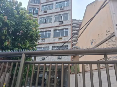 Apartamento com 2 Quartos para venda ou aluguel, 75m² no Grajaú, Rio de Janeiro