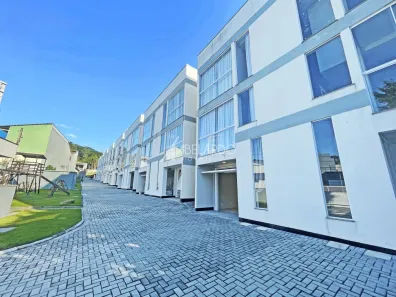 Sobrado com 2 Quartos à venda, 144m² no Água Verde, Blumenau