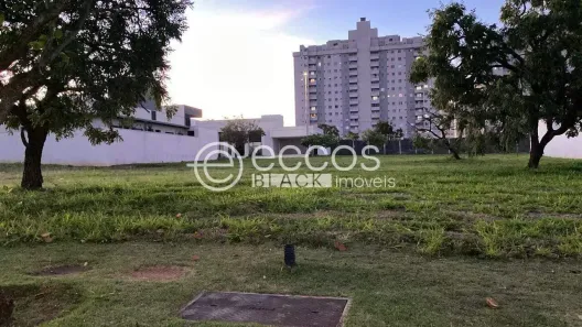 Lote/Terreno à venda, 422m² no Jardim Botânico, Uberlândia