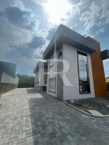 Sobrado com 3 Quartos à venda, 100m² no Canasvieiras, Florianópolis