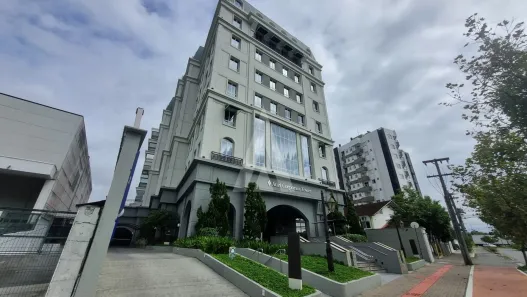 Sala Comercial para alugar, 148m² no Bom Retiro, Joinville