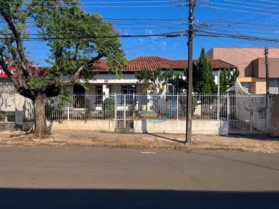 Casa com 5 Quartos à venda, 221m² no Centro, Londrina