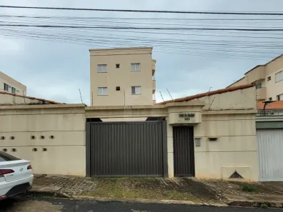 Apartamento com 2 Quartos para alugar, 45m² no Santa Mônica, Uberlândia