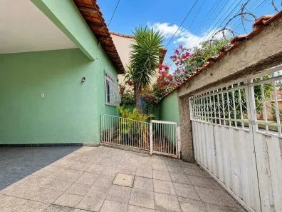 Casa com 3 Quartos à venda, 145m² no Jardim Califórnia, Contagem