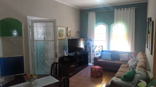 Casa com 2 Quartos à venda, 86m² no Jardim Emília, Jacareí