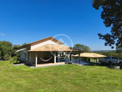 Fazenda/Sítio com 4 Quartos à venda, 245m² no , Hidrolândia