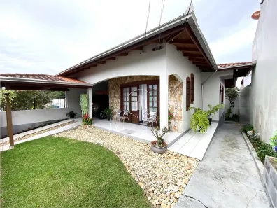Casa com 3 Quartos à venda, 200m² no Forquilhas, São José