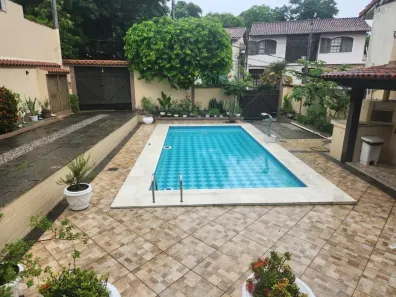 Casa de Condomínio com 5 Quartos à venda, 250m² no Pechincha, Rio de Janeiro