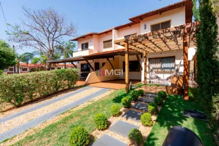 Casa de Condomínio com 3 Quartos à venda, 208m² no Jardim Vitória, Goiânia