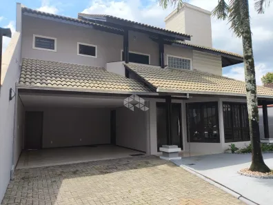 Casa com 3 Quartos à venda, 297m² no Floresta, Joinville