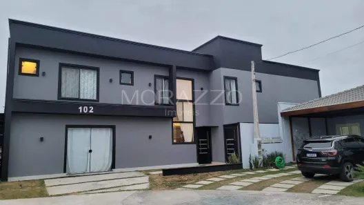 Sobrado com 3 Quartos à venda, 230m² no Jardim Jacinto, Jacareí