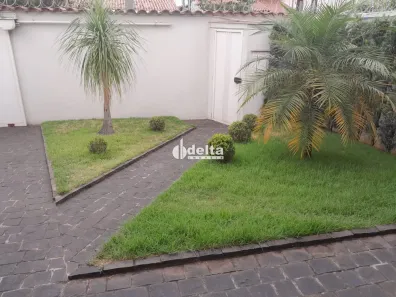 Casa com 3 Quartos à venda, 284m² no Brasil, Uberlândia