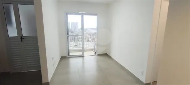 Apartamento com 2 Quartos para alugar, 47m² no Vila das Bandeiras, Guarulhos