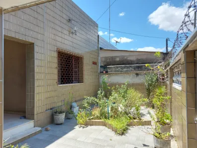 Casa com 4 Quartos à venda, 433m² no Benfica, Fortaleza