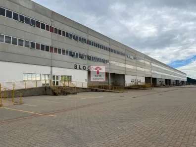 Galpão/Depósito/Armazém para alugar, 2000m² no Chácaras Maringá, Atibaia
