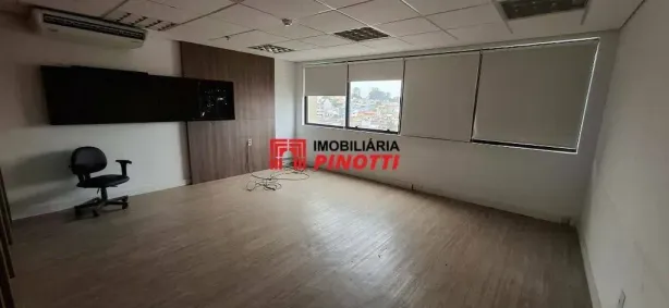 Sala Comercial à venda, 140m² no Vila Gilda, Santo André