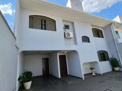 Casa com 4 Quartos à venda, 162m² no Jardim América, Goiânia