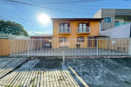 Sobrado com 3 Quartos à venda, 180m² no Uberaba, Curitiba