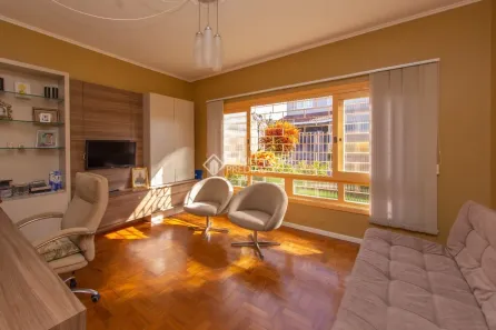 Casa com 3 Quartos à venda, 291m² no Medianeira, Porto Alegre