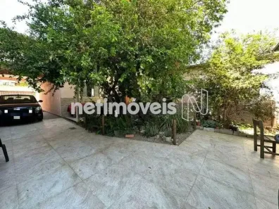 Casa com 3 Quartos à venda, 220m² no Santa Terezinha, Belo Horizonte