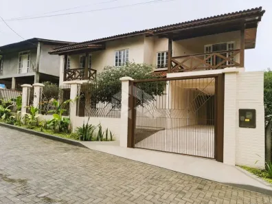 Casa com 4 Quartos para alugar, 120m² no Cacupé, Florianópolis