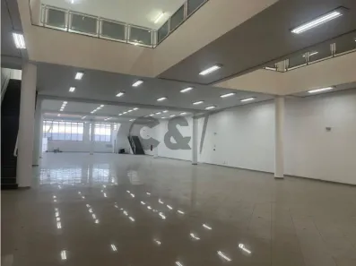 Prédio Comercial para alugar, 1600m² no Santo Amaro, São Paulo