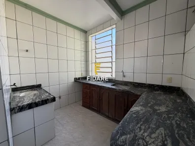 Sobrado com 3 Quartos para alugar, 75m² no Morrinhos, Montes Claros