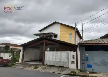 Sobrado com 4 Quartos à venda, 250m² no Parque São Benedito, Pindamonhangaba